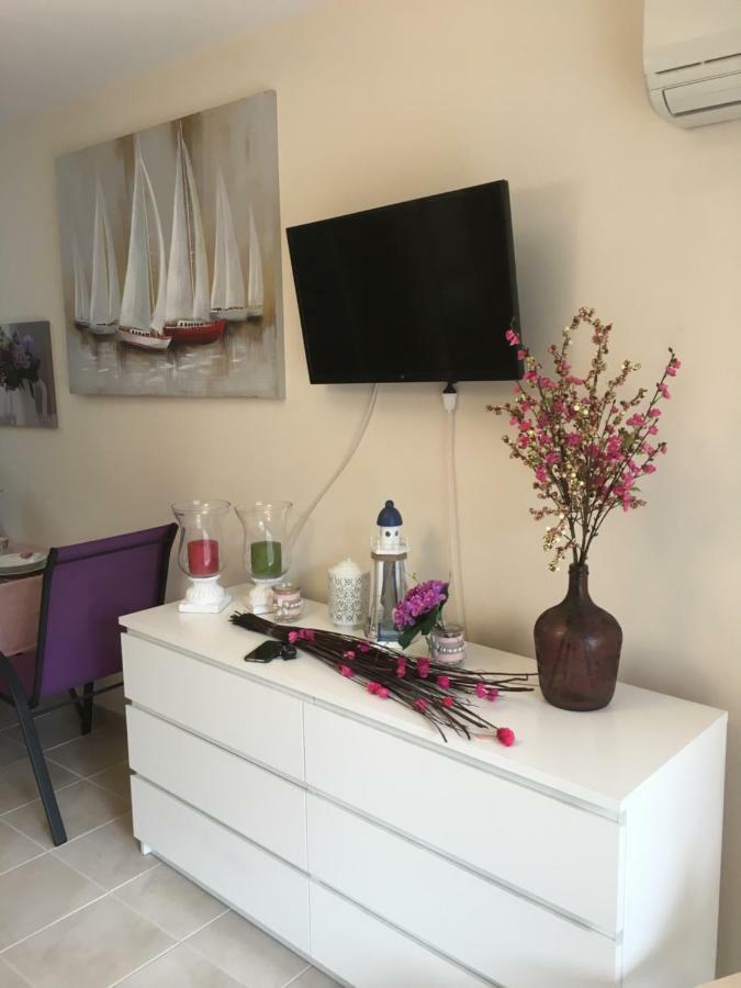 Ligia  Lovely Appartments Lygia Korinthias מראה חיצוני תמונה